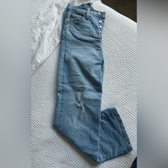 Women’s Levi’s ribcage ankle straight jean - Picture 3 of 5